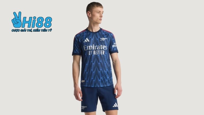 arsenal-san-khach-su-pha-cach-tu-xanh-navy-va-hong-neon