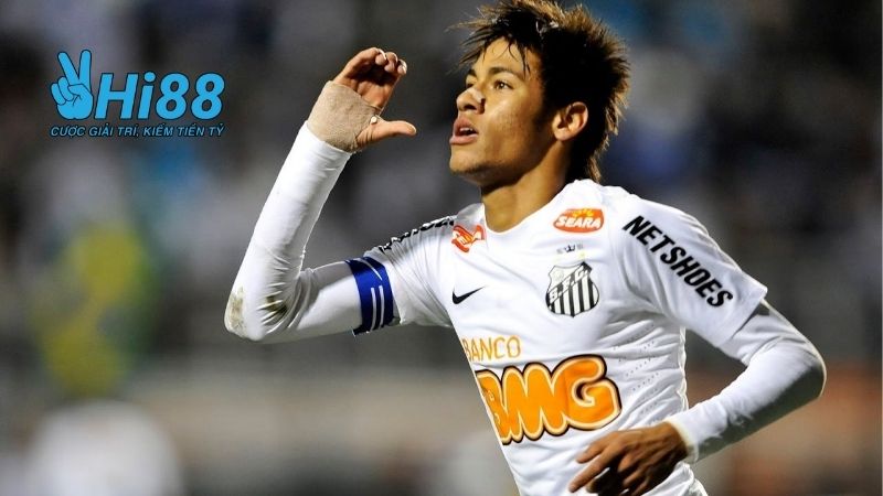 neymar-2011-cu-solo-70m-lam-chan-dong-bong-da-brazil