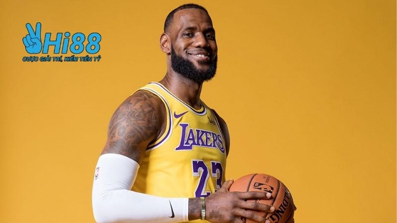 lebron-james-bong-ro-bieu-tuong-cua-the-he-van-dong-vien-lam-chu